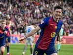 Lewandowski’s second-half strike helps Barcelona beat Alaves to keep Liga hope alive
