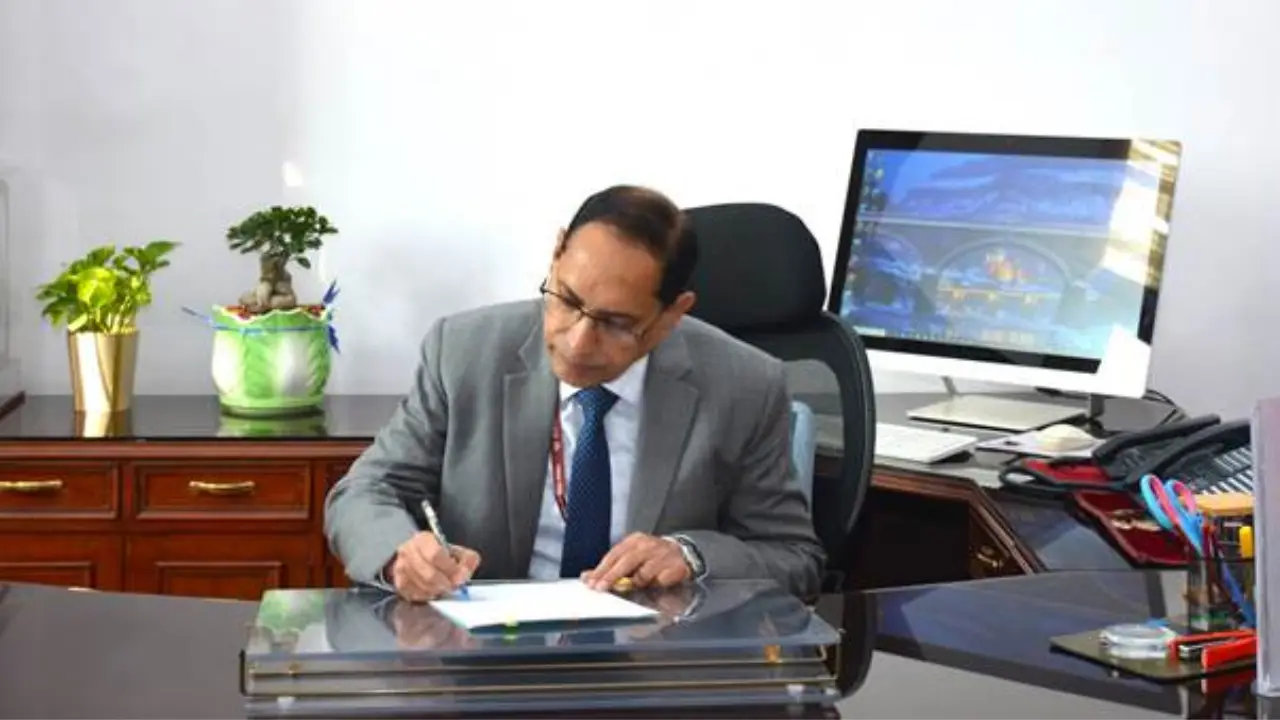 Finance secretary Tuhin Kanta Pandey is SEBI's new chief Finance secretary Tuhin Kanta Pandey is SEBI's new chief