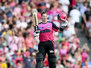 Test star Steve Smith smashes record third BBL ton on return - Watch