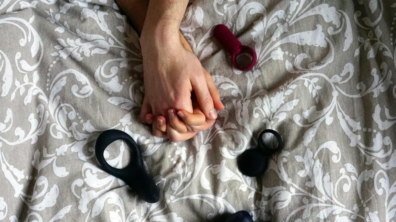 'You can scream as loud as you want on weekends': Woman 'banned' by neighbour from having sex after 10pm 'You can scream as loud as you want on weekends': Woman 'banned' by neighbour from having sex after 10pm