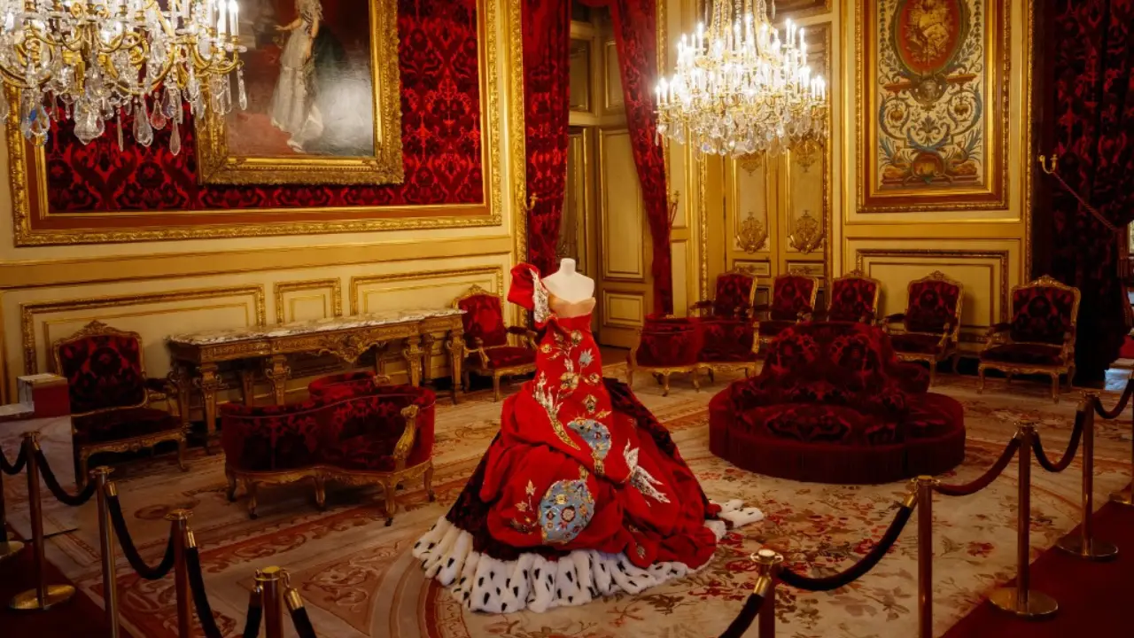Louvre opens first fashion exhibition after shock memo about decay Louvre opens first fashion exhibition after shock memo about decay