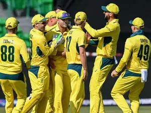 Champions Trophy 2025: Alex Carey takes one-handed STUNNER to dismiss Phil Salt - WATCH
