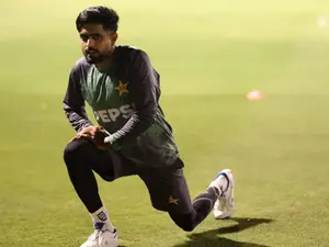 ‘Performances make you a King, not PR’ – Hafeez tears into Babar Azam’s delusional social media hype