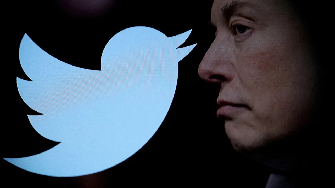 Twitter's iconic 254 kg blue bird logo sold at THIS price at auction | Who's the buyer? Twitter's iconic 254 kg blue bird logo sold at THIS price at auction | Who's the buyer?