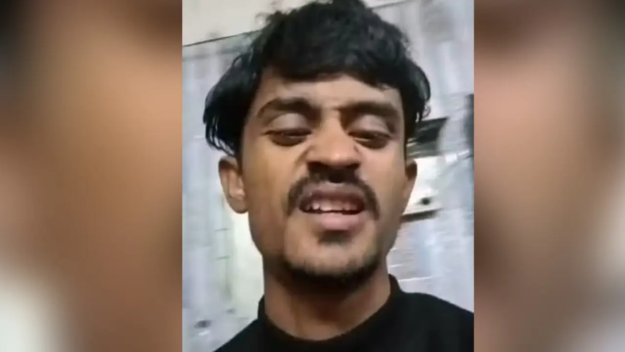 India: Agra man called uncle after killing mother, 4 sisters; said 'Uncle I have killed the whole family' India: Agra man called uncle after killing mother, 4 sisters; said 'Uncle I have killed the whole family'