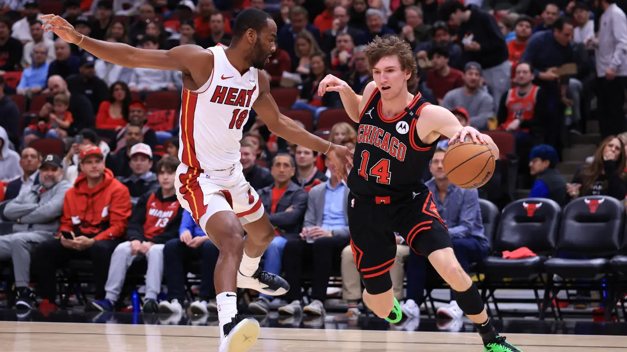 Miami Heat scorch Chicago Bulls to keep NBA playoff dream alive Miami Heat scorch Chicago Bulls to keep NBA playoff dream alive
