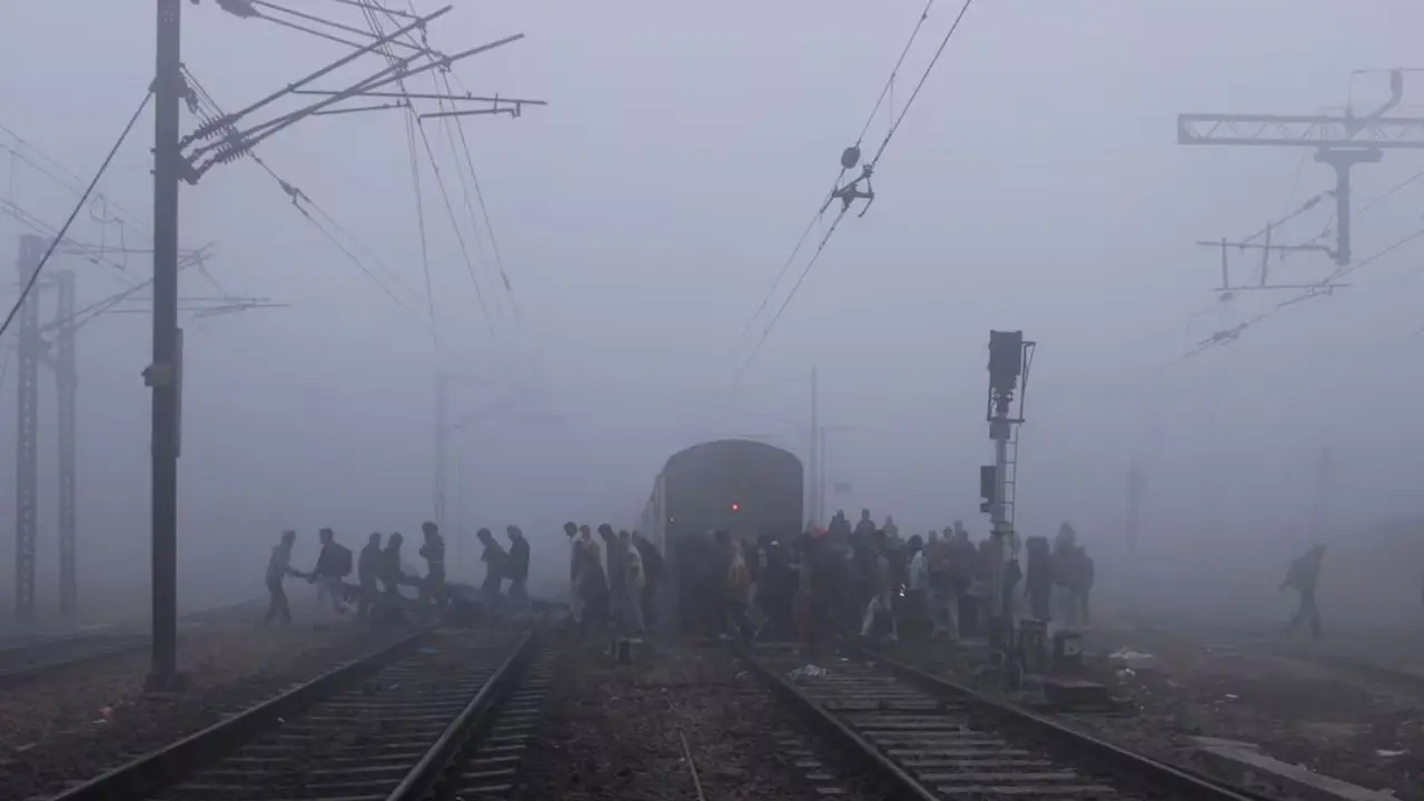 North India fog: Flights and trains delayed, IMD issues orange alert amid cold wave