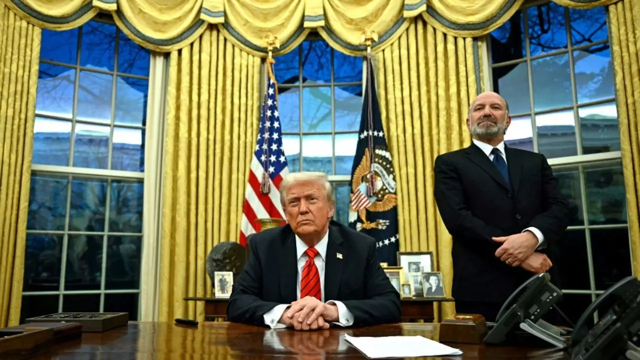 ‘Straws are just the beginning’: Trump signs order bringing back plastic straws, says paper ones ‘explode’ ‘Straws are just the beginning’: Trump signs order bringing back plastic straws, says paper ones ‘explode’