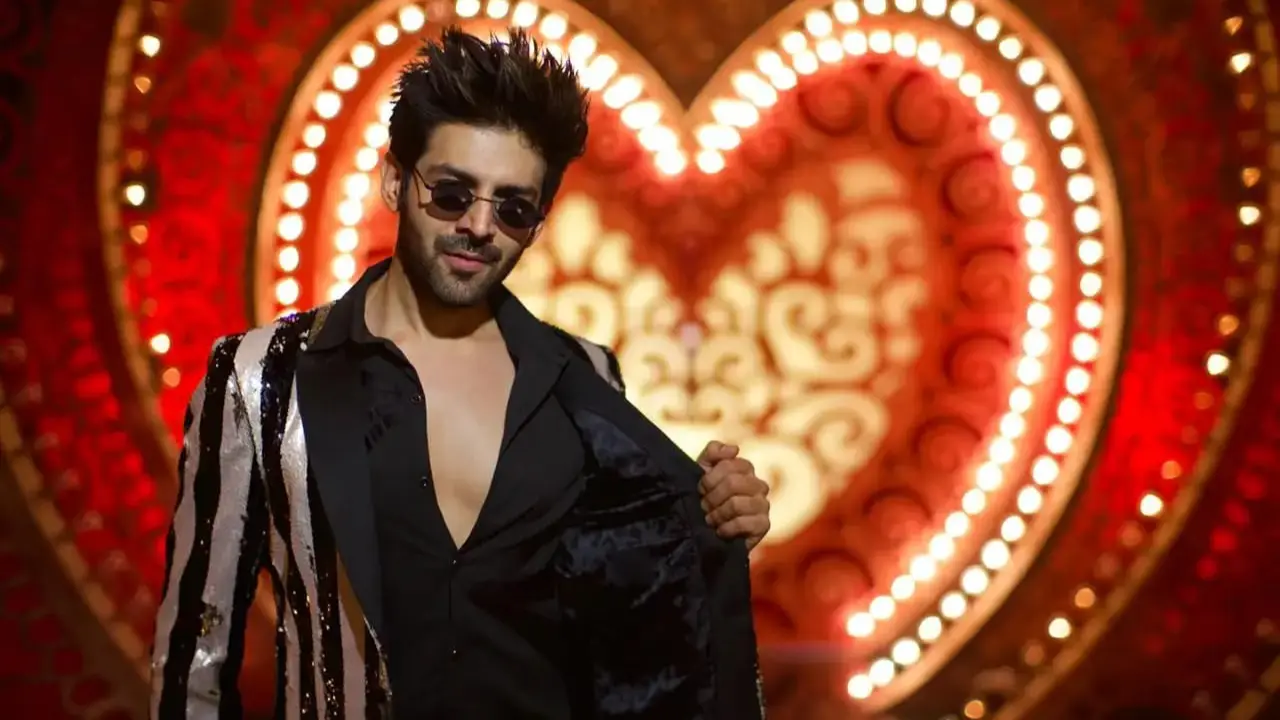 Celebrate International Dance Day with Kartik Aaryan’s iconic hook steps Celebrate International Dance Day with Kartik Aaryan’s iconic hook steps