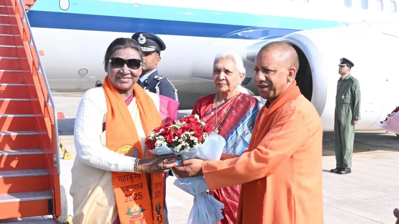President Murmu takes holy dip at Triveni Sangam during Mahakumbh Mela in Prayagraj President Murmu takes holy dip at Triveni Sangam during Mahakumbh Mela in Prayagraj