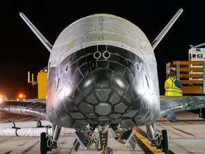 Spaceplane secretly launched by SpaceX returns after 434 days. What did it do?