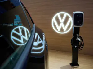 Volkswagen lowers profit margin expectations amid tariff uncertainty