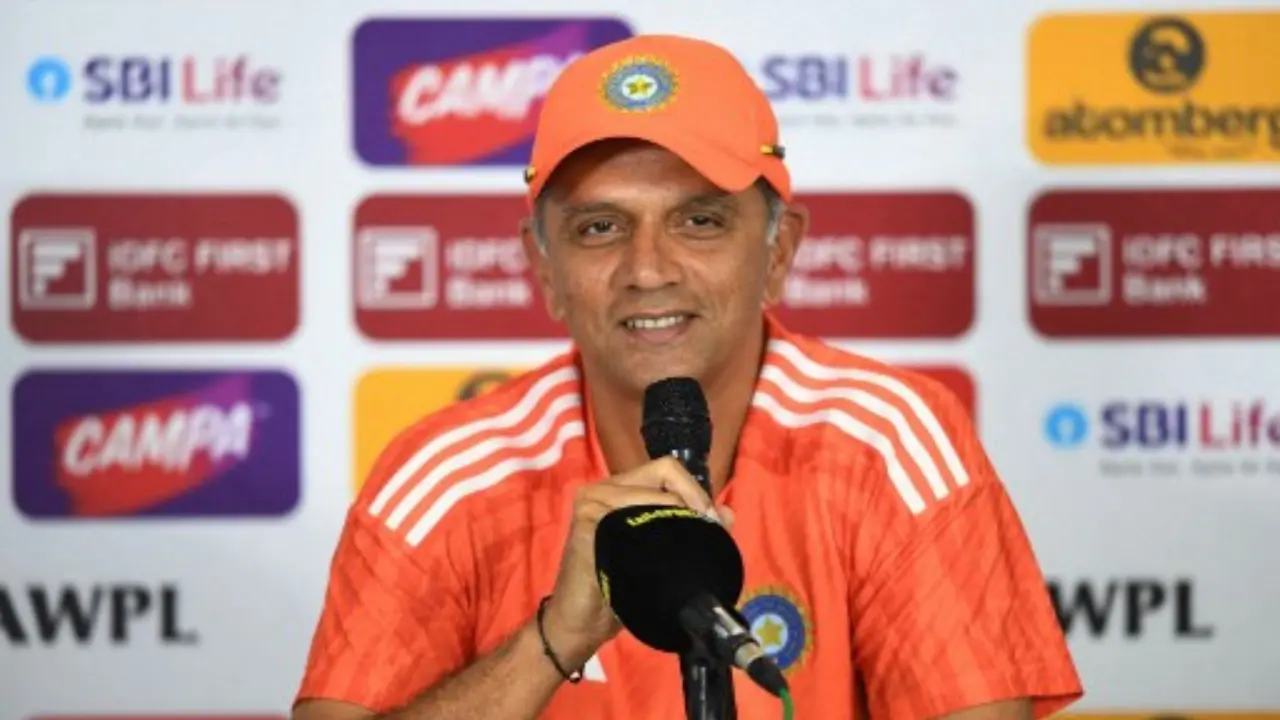 Watch: Legendary India cricketer Rahul Dravid loses his cool on Bengaluru streets, argues with auto driver