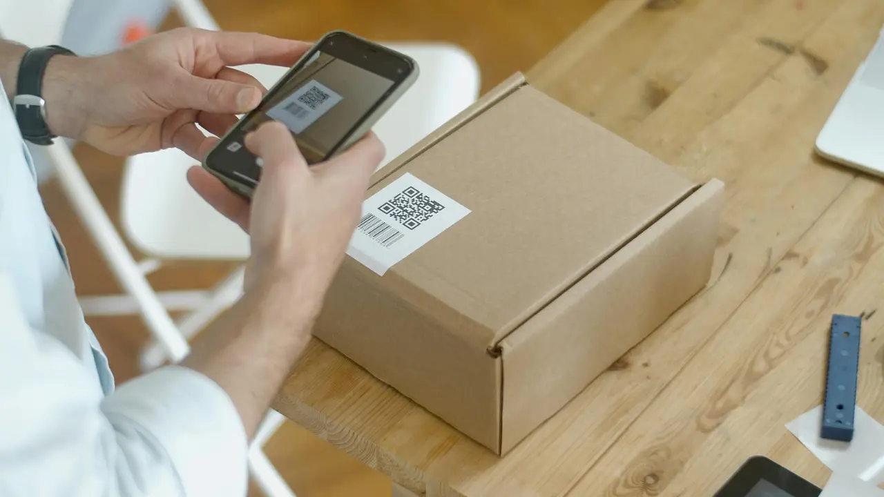 QR 'quishing' scam: People are falling prey to fake QR codes. What is it? QR 'quishing' scam: People are falling prey to fake QR codes. What is it?