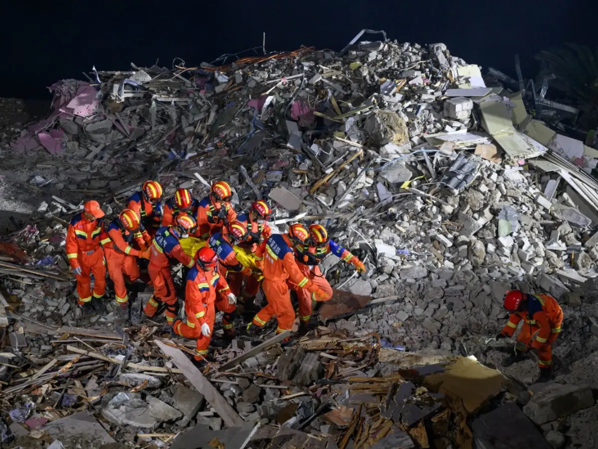 Death toll rises to 11 in China landslide as rescuers find 'no signs of life' Death toll rises to 11 in China landslide as rescuers find 'no signs of life'