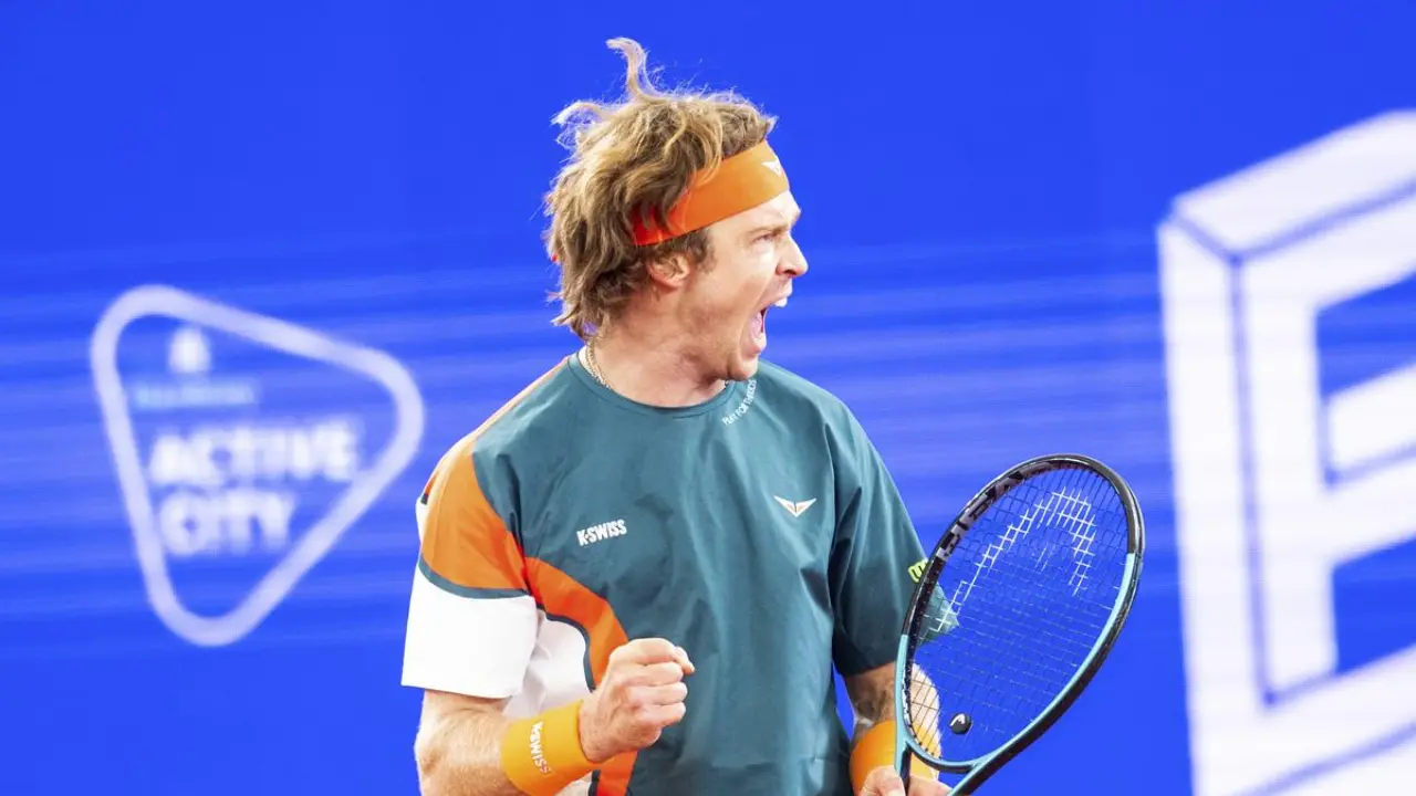 Andrey Rublev cruises into third Hamburg final ahead of French Open