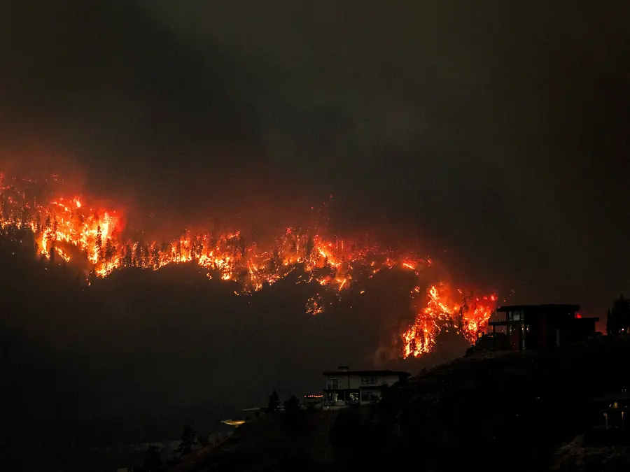 RED WARNING! Why US is asking thousands of people to 'stay indoor'? Check list of states under alert