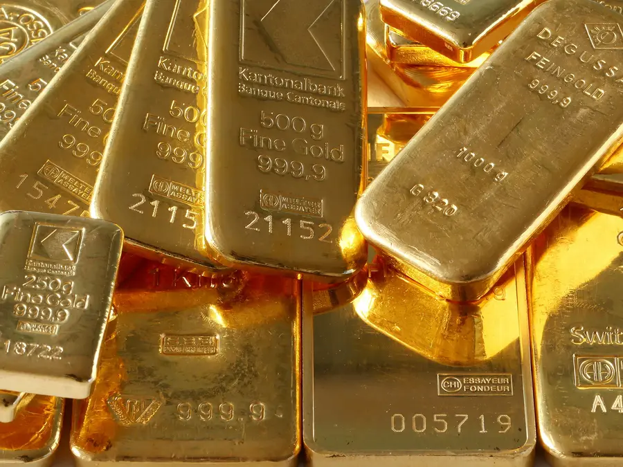 Gold does a U-turn despite the stock rally