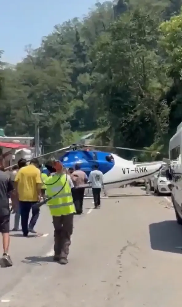 Helicopter makes emergency landing in Kedarnath after mid-air technical glitch