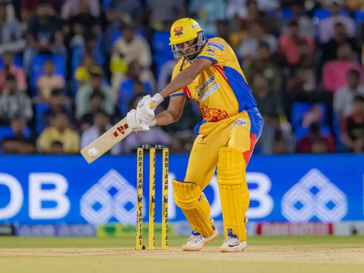 WATCH - Ravi Ashwin loses cool over LBW call in TNPL 2025, shouts at female umpire, smashes bat in agony WATCH - Ravi Ashwin loses cool over LBW call in TNPL 2025, shouts at female umpire, smashes bat in agony