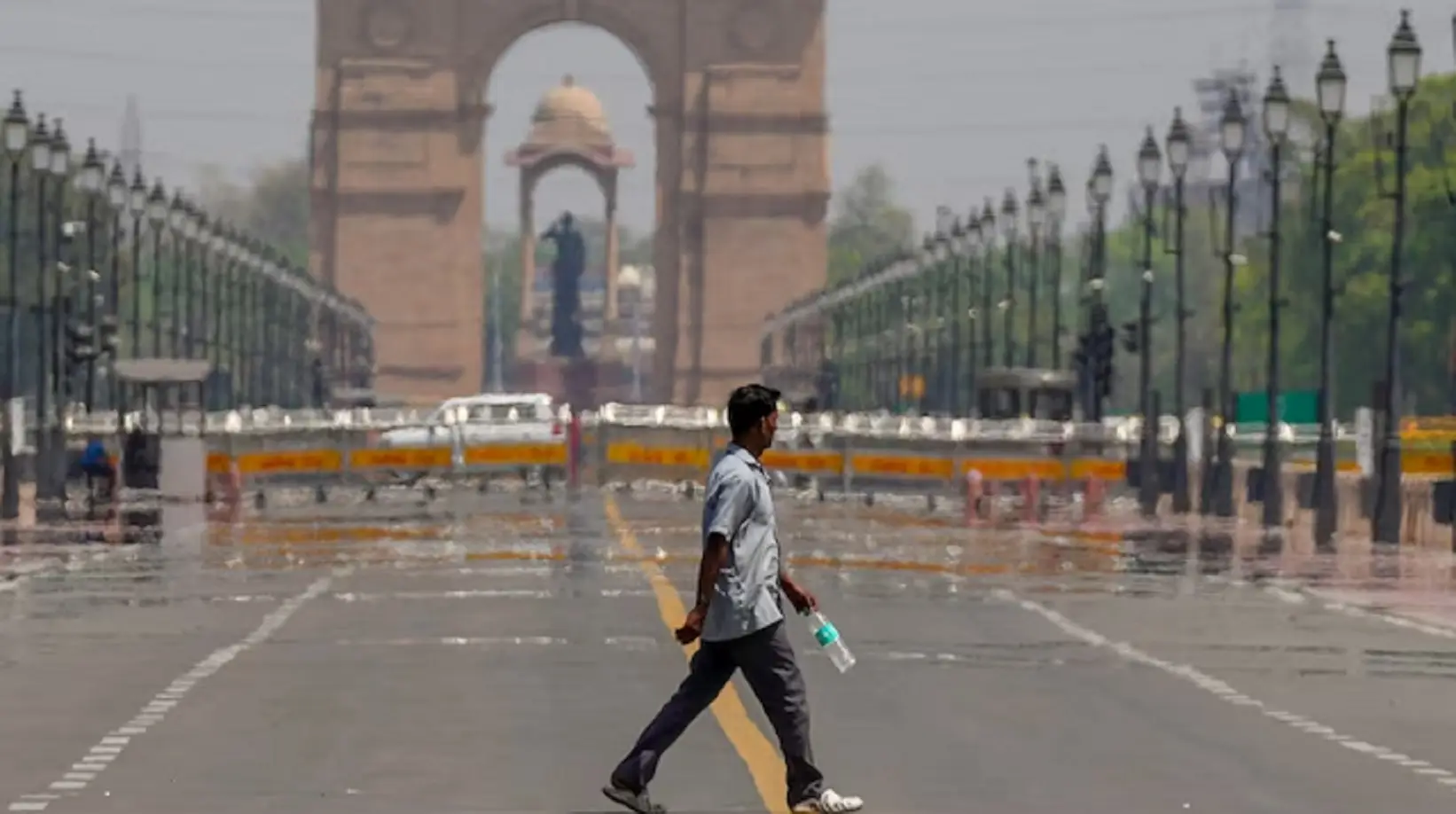 IMD issues red alert for heatwave in Delhi, as mercury rises to 45ºC