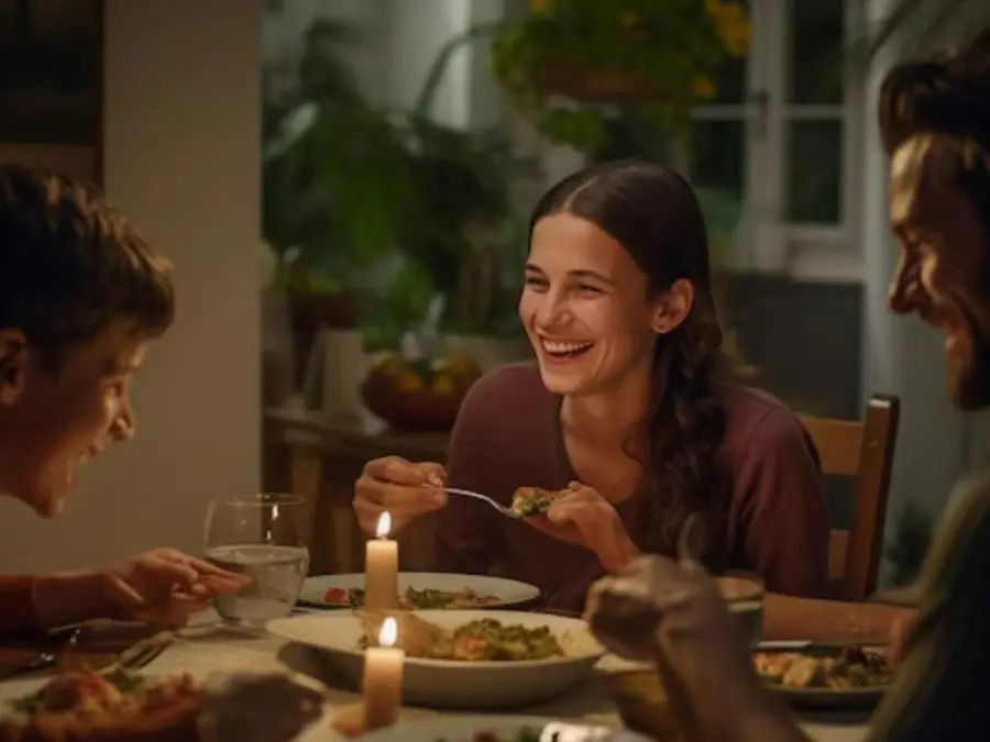 Is it better to stick to a strict meal schedule or eat when you are hungry? Know the benefits of eating early dinner