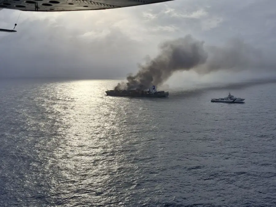 Kerala ship fire: Indian Coast Guard, Air Force handle firefighting on day 4