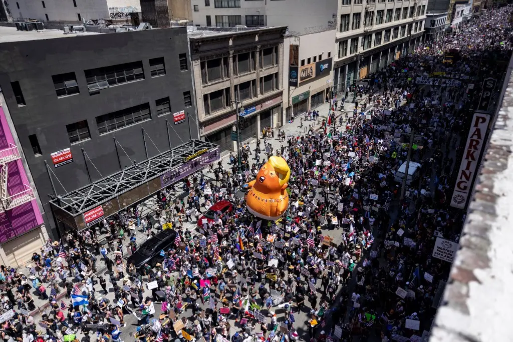 ‘No Kings’ protest: Hundreds of thousands of people take to US streets | In pics