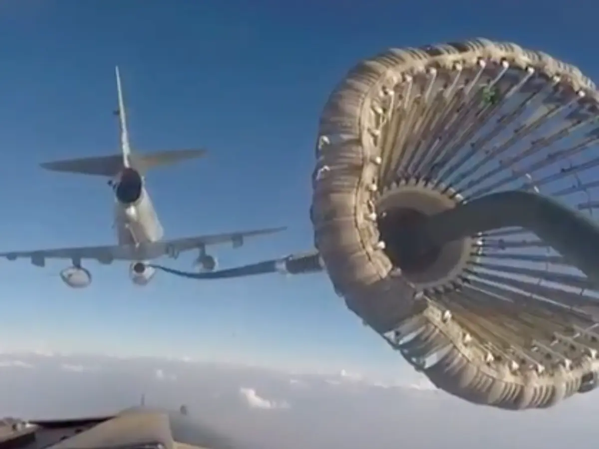 What happens if a jet runs out of fuel mid-air? Know as British F-35 makes emergency landing in Kerala -WATCH What happens if a jet runs out of fuel mid-air? Know as British F-35 makes emergency landing in Kerala -WATCH