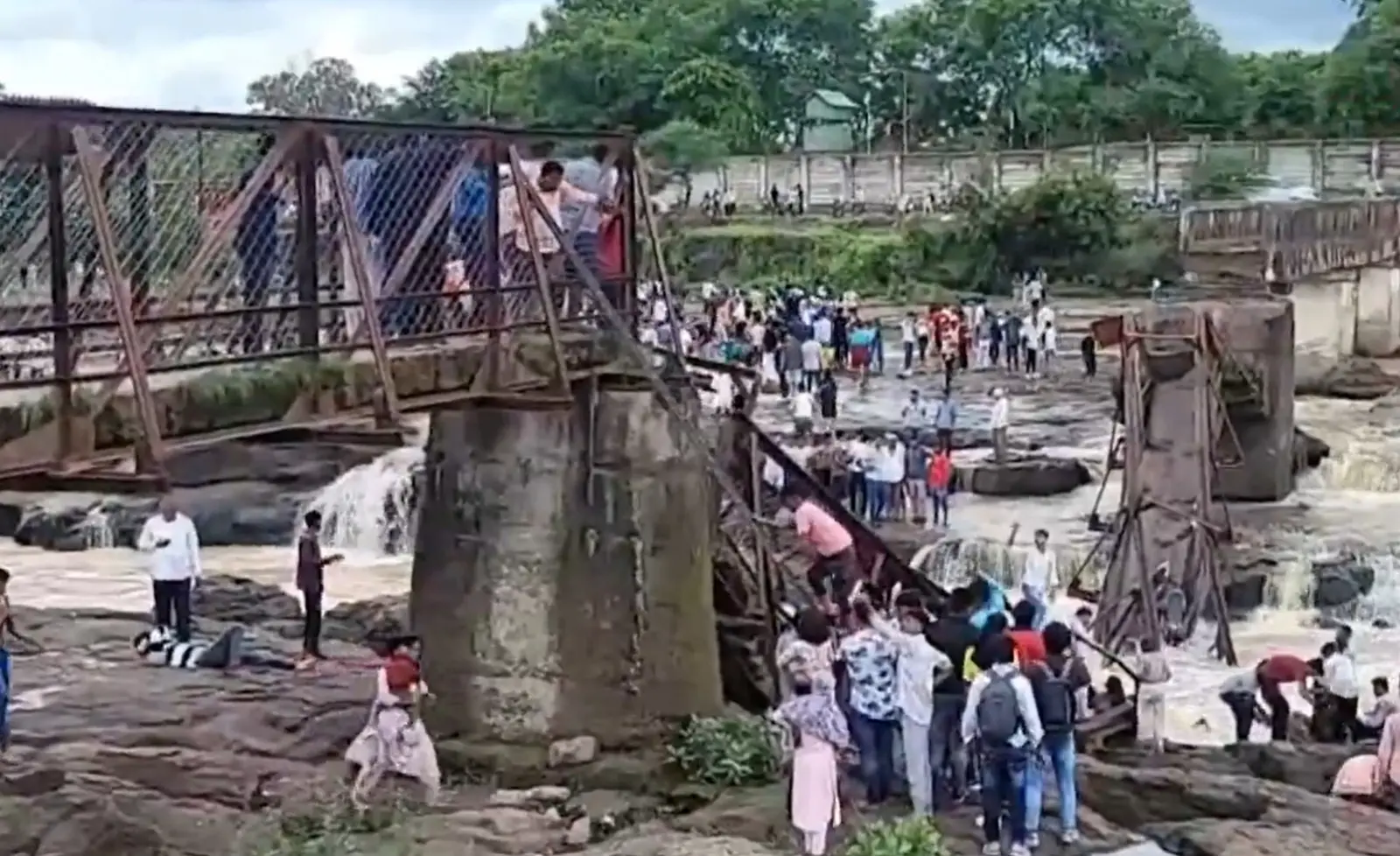At least 6 dead as bridge collapses near Pune, rescue operations underway