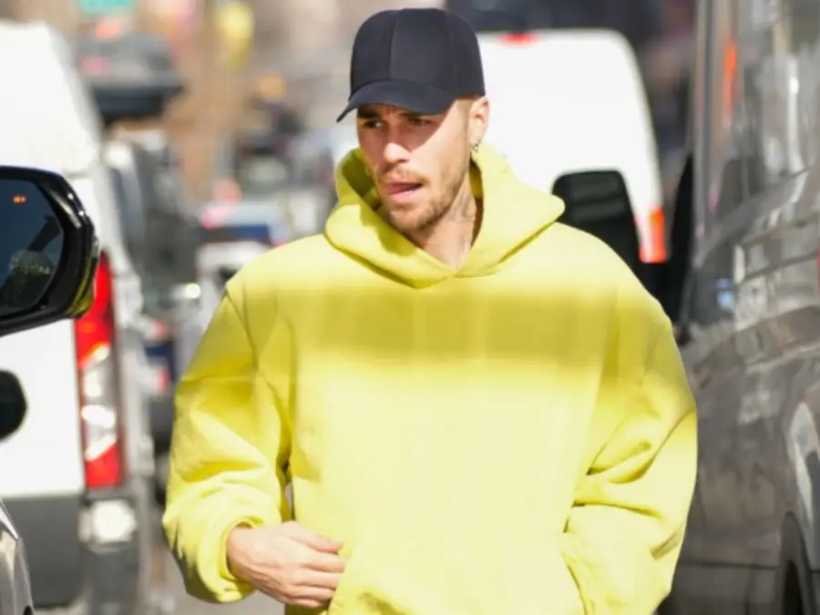 Justin Bieber's emotional outburst on social media sparks debate among fans, shares bizzare pictures