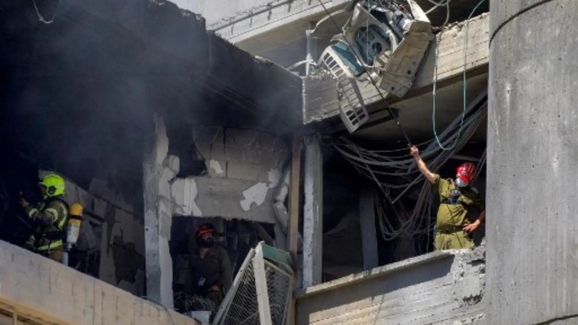 Israel vows to hold accountable the 'cowardly ruler' Khamenei, Iran says this is Netanyahu-manufactured war