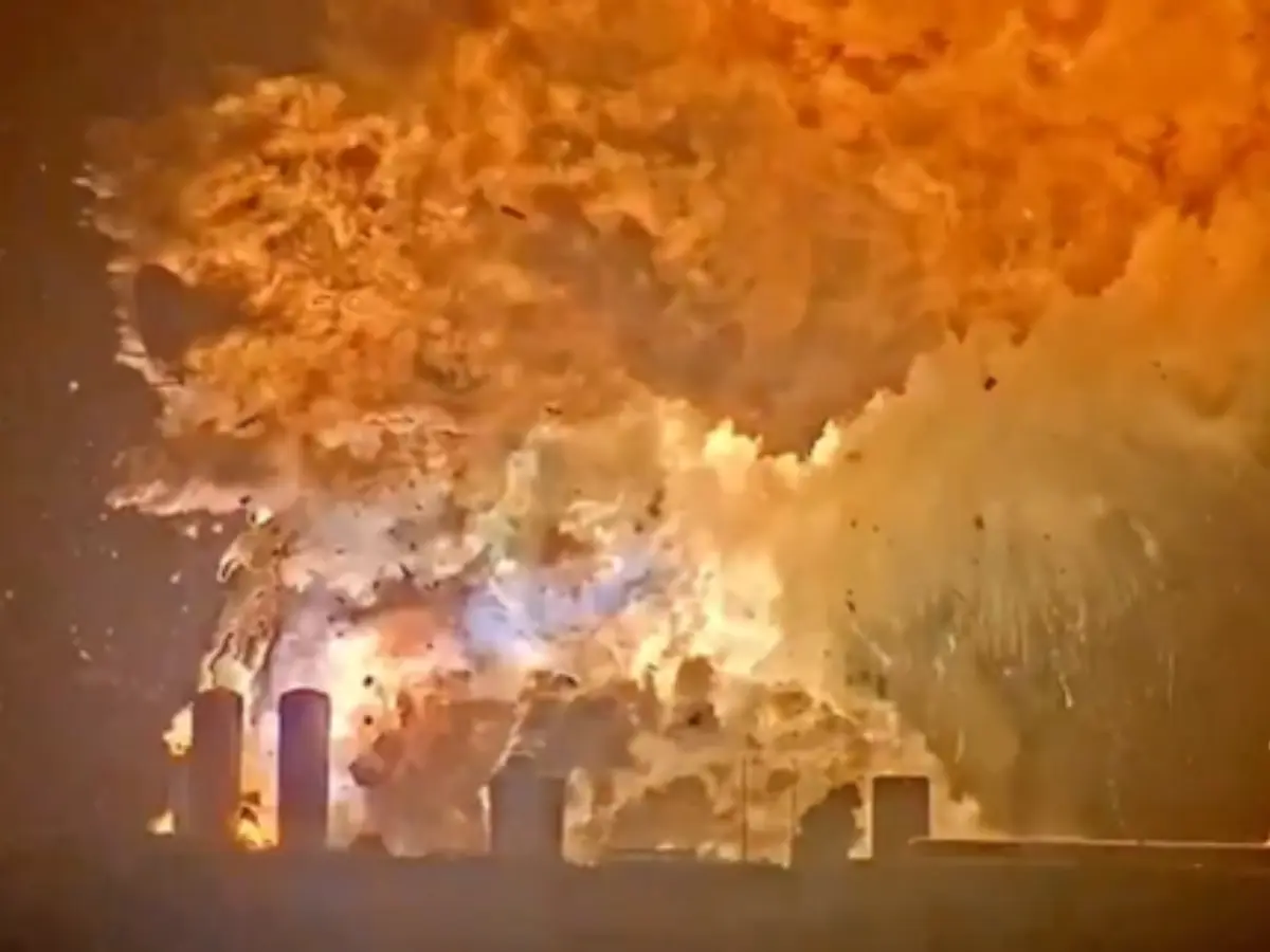 SpaceX Starship explodes into massive fireball in Texas, black smoke engulfs sky - WATCH SpaceX Starship explodes into massive fireball in Texas, black smoke engulfs sky - WATCH
