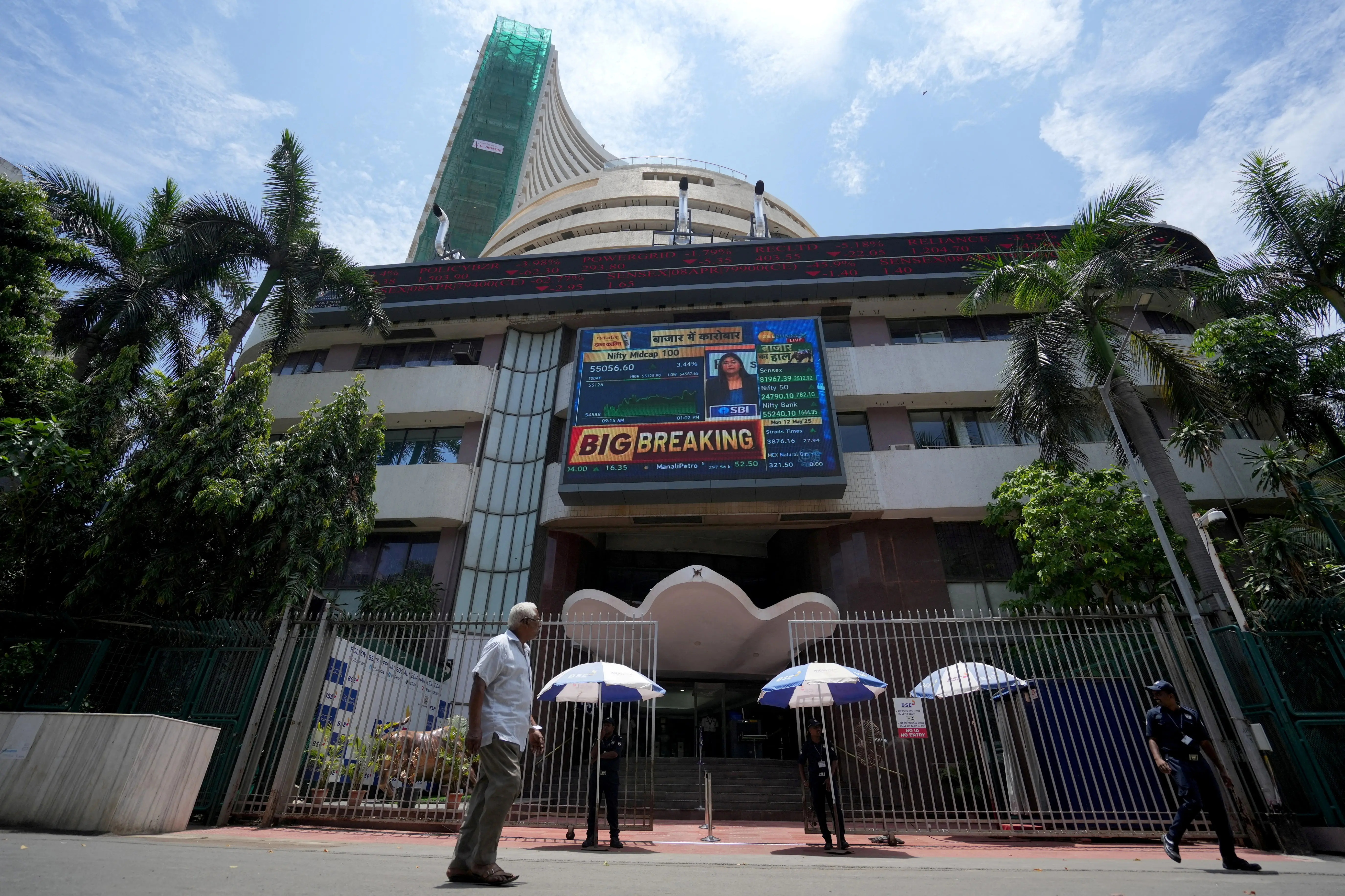 Markets soar for third straight day: Sensex surges 1,000 points, Nifty crosses 25,500