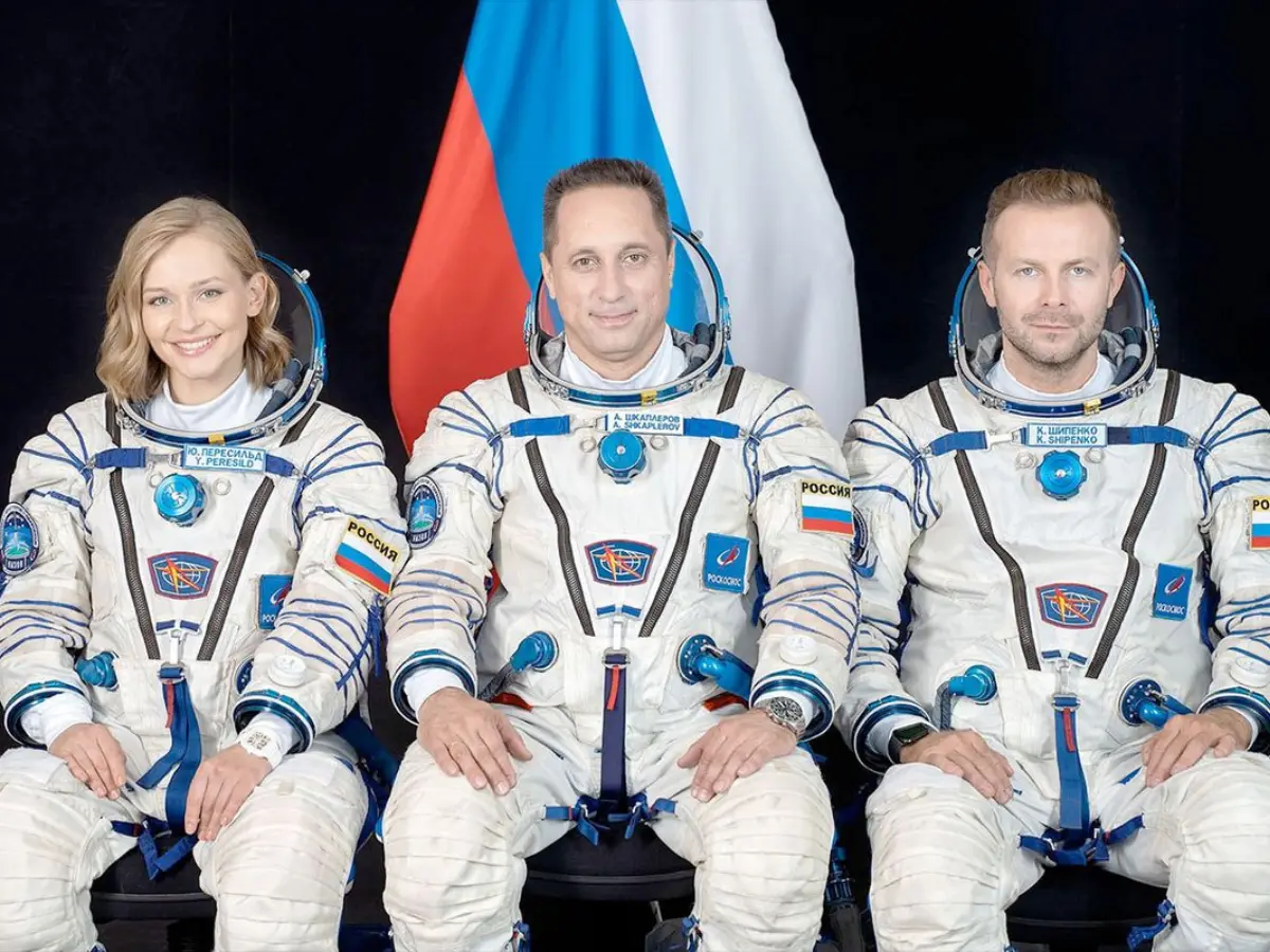 When a Russian Actress, Director flew to the space station and made a movie... When a Russian Actress, Director flew to the space station and made a movie...