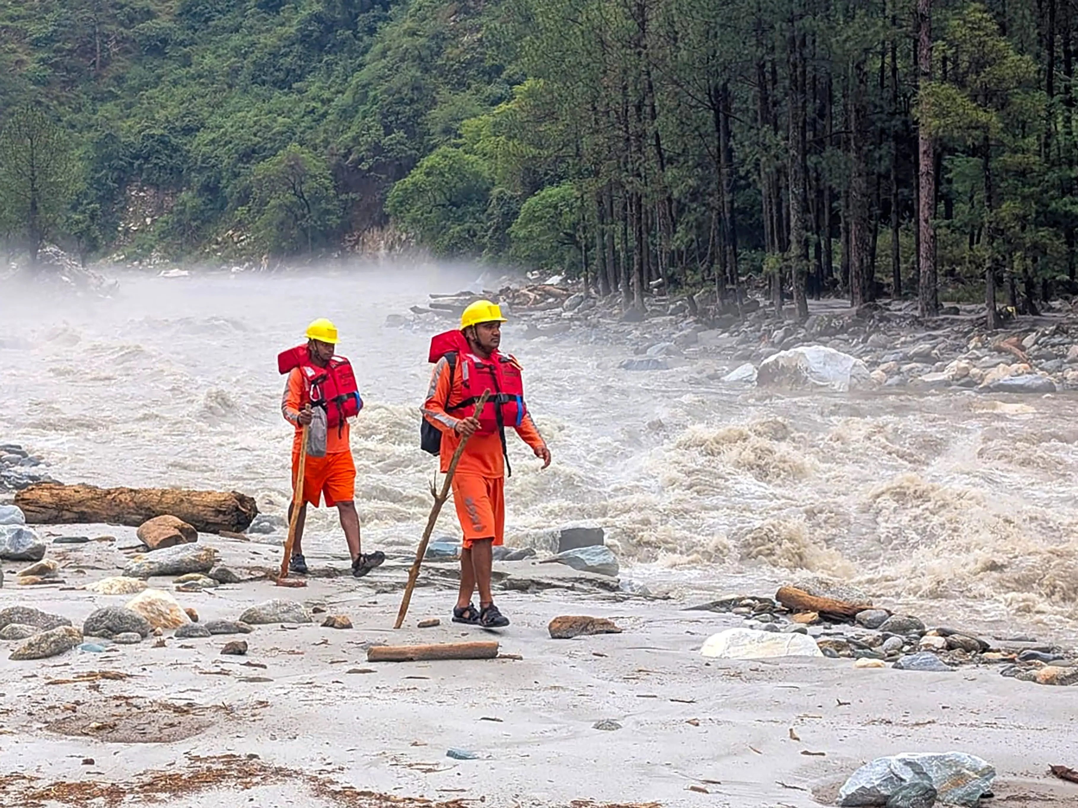 Monsoon batters North India: 34 dead in Himachal in 10 days, roads closed and power supply hit Monsoon batters North India: 34 dead in Himachal in 10 days, roads closed and power supply hit