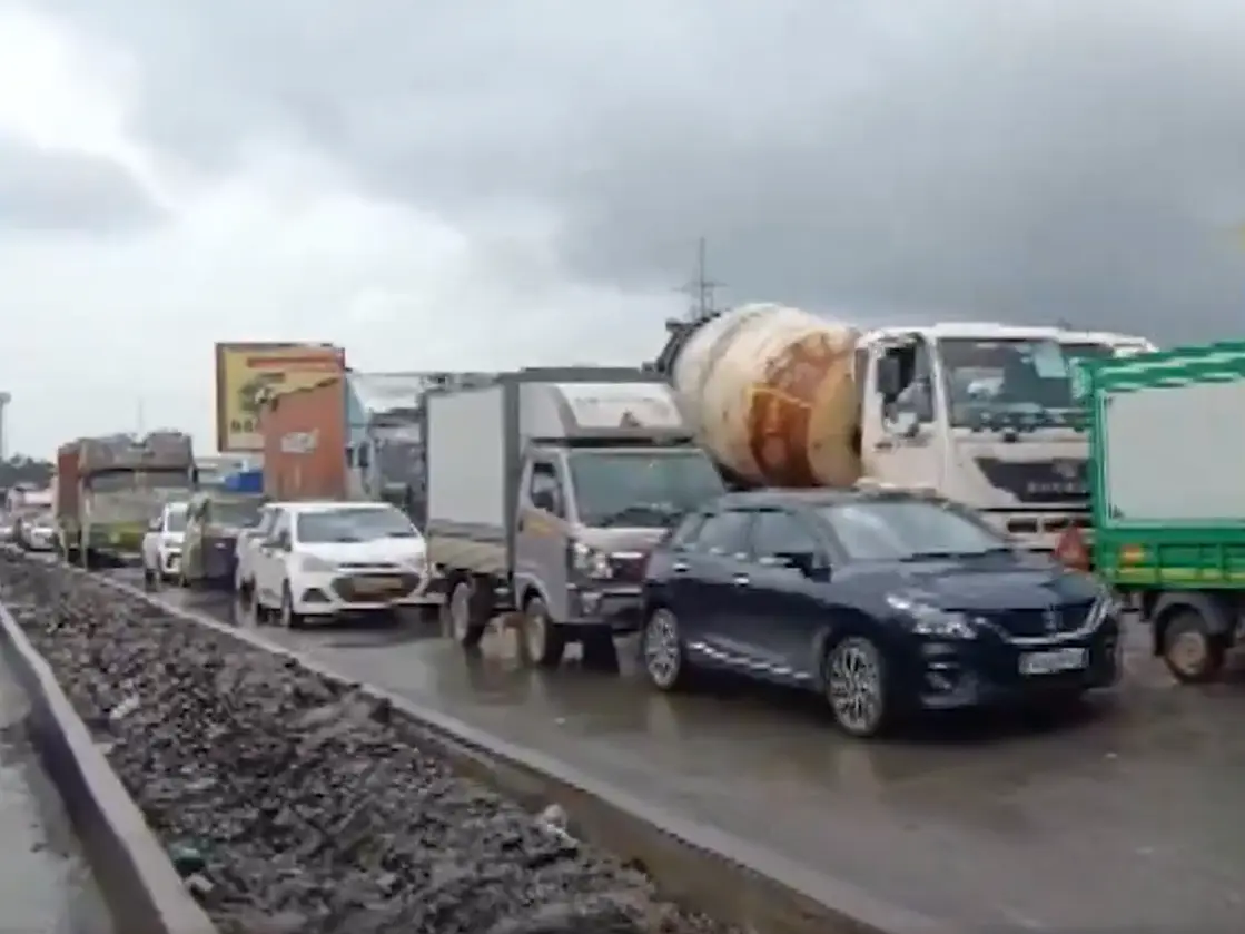 'Why do people step out of their homes so early?': NHAI’s shocking reply after 3 die in 40-hour jam 'Why do people step out of their homes so early?': NHAI’s shocking reply after 3 die in 40-hour jam