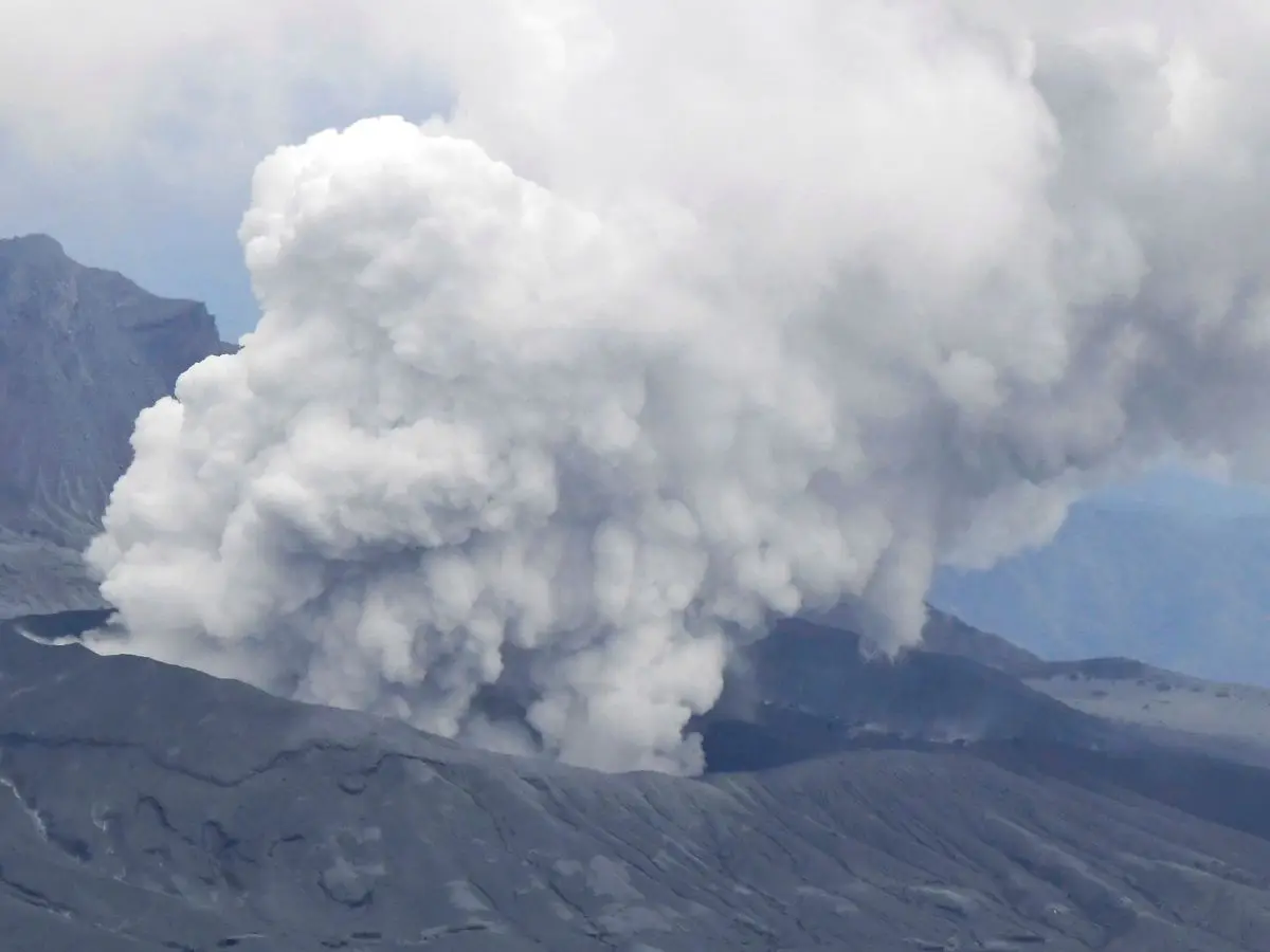 Mount Shinmoedake Erupts on 2 July