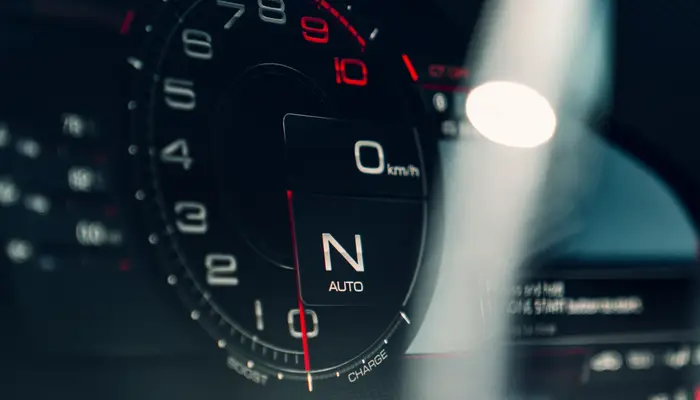 How quickly can a Ferrari go from 0 to 100 km/h?