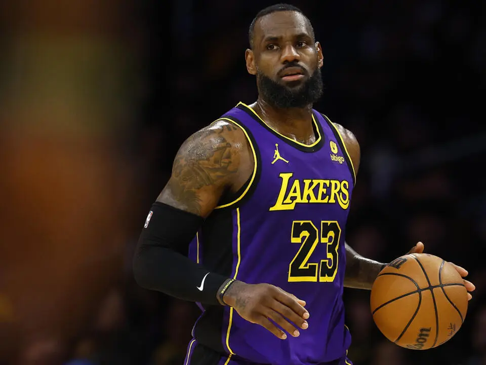 LeBron James signs with Philadelphia 76ers, eyes one last NBA championship LeBron James signs with Philadelphia 76ers, eyes one last NBA championship