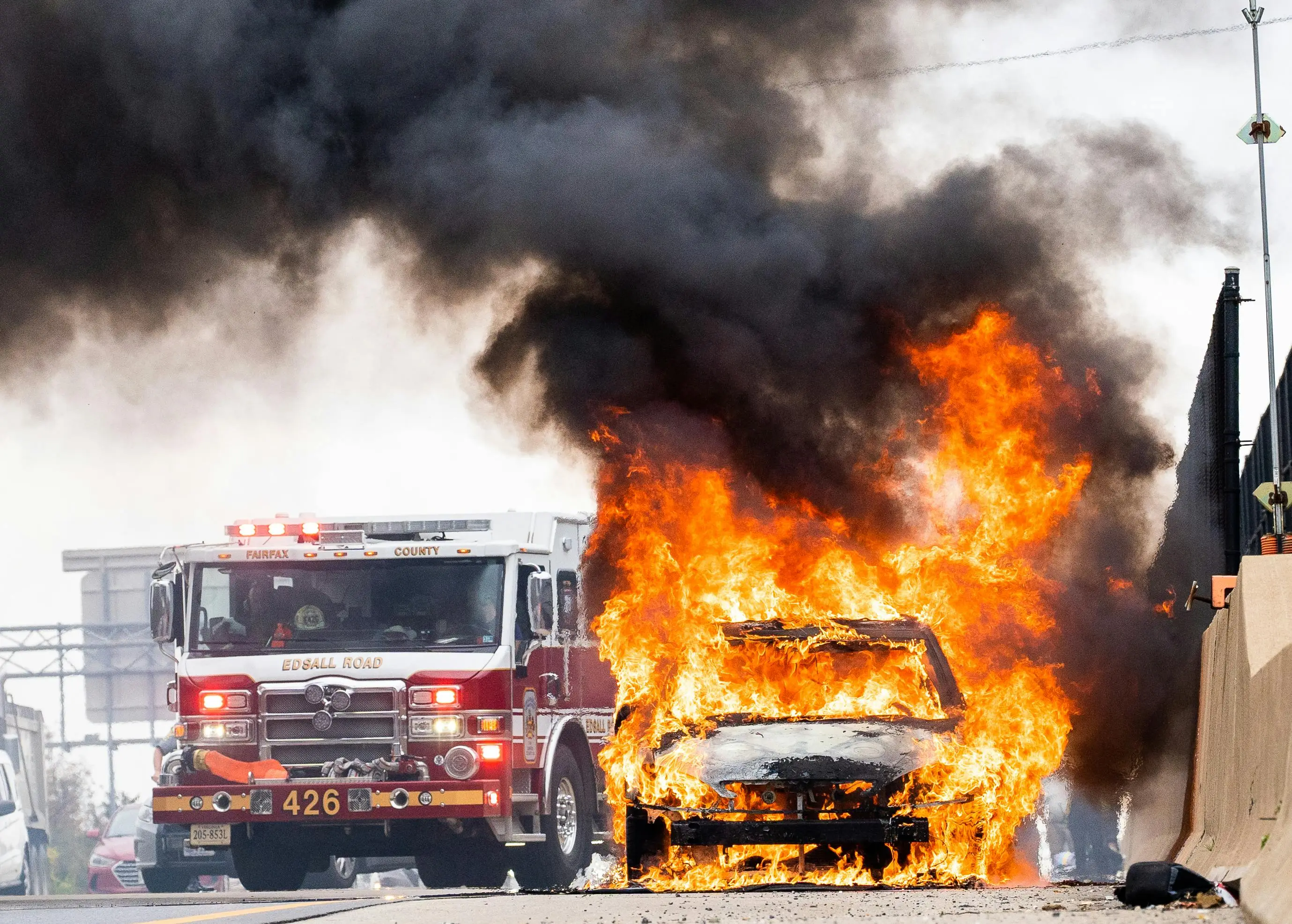 Holiday truns into tragedy: Indian couple and two children burnt alive in car accident in US's Dallas
