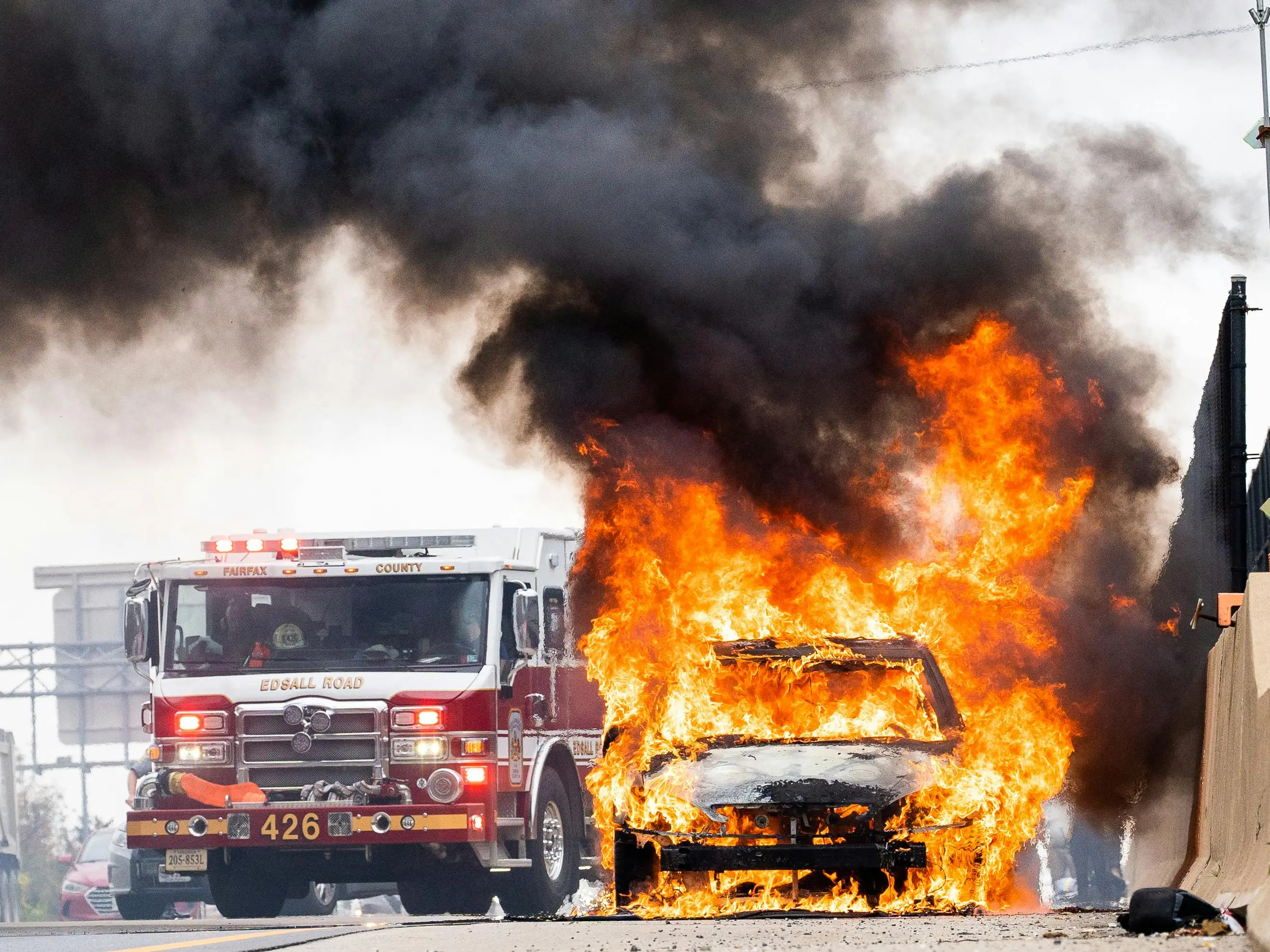Holiday truns into tragedy: Indian couple and two children burnt alive in car accident in US's Dallas Holiday truns into tragedy: Indian couple and two children burnt alive in car accident in US's Dallas