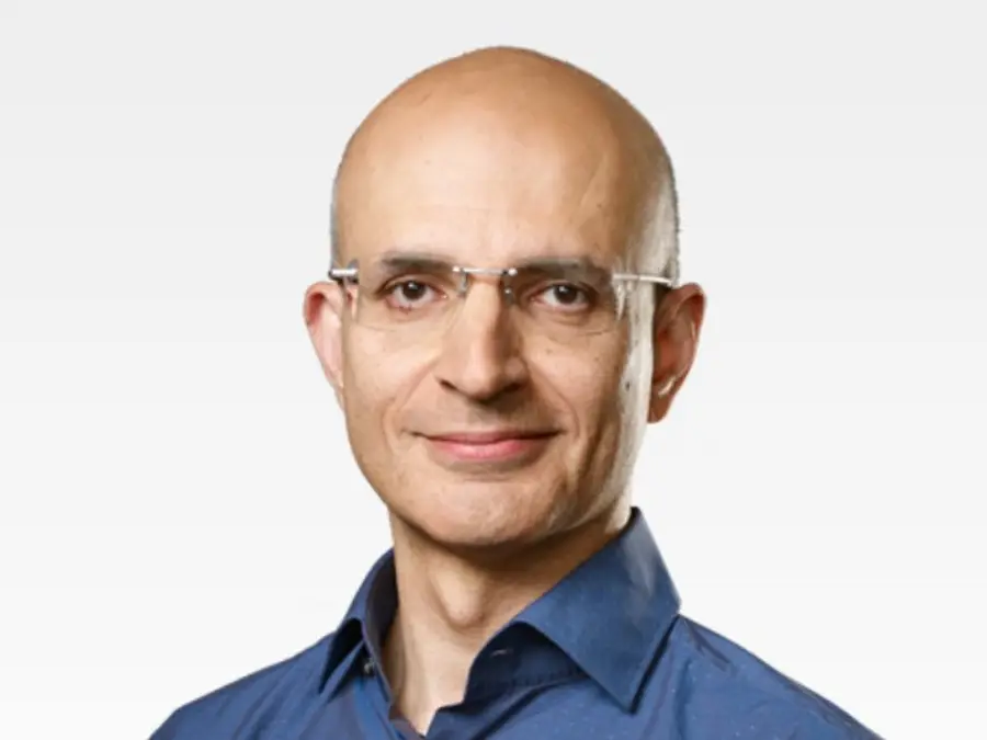 Sabih Khan, Apple's next COO, was born in India's Moradabad; his predecessor's salary was...