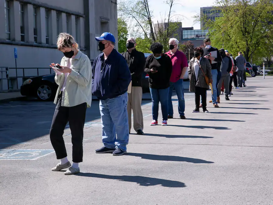 US jobless claims fall to seven-week low despite slowing labour market