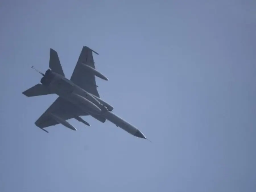 Close encounters: Chinese JH-7 jet buzzes Japan’s YS-11EB in East China's flyby, outrages Tokyo