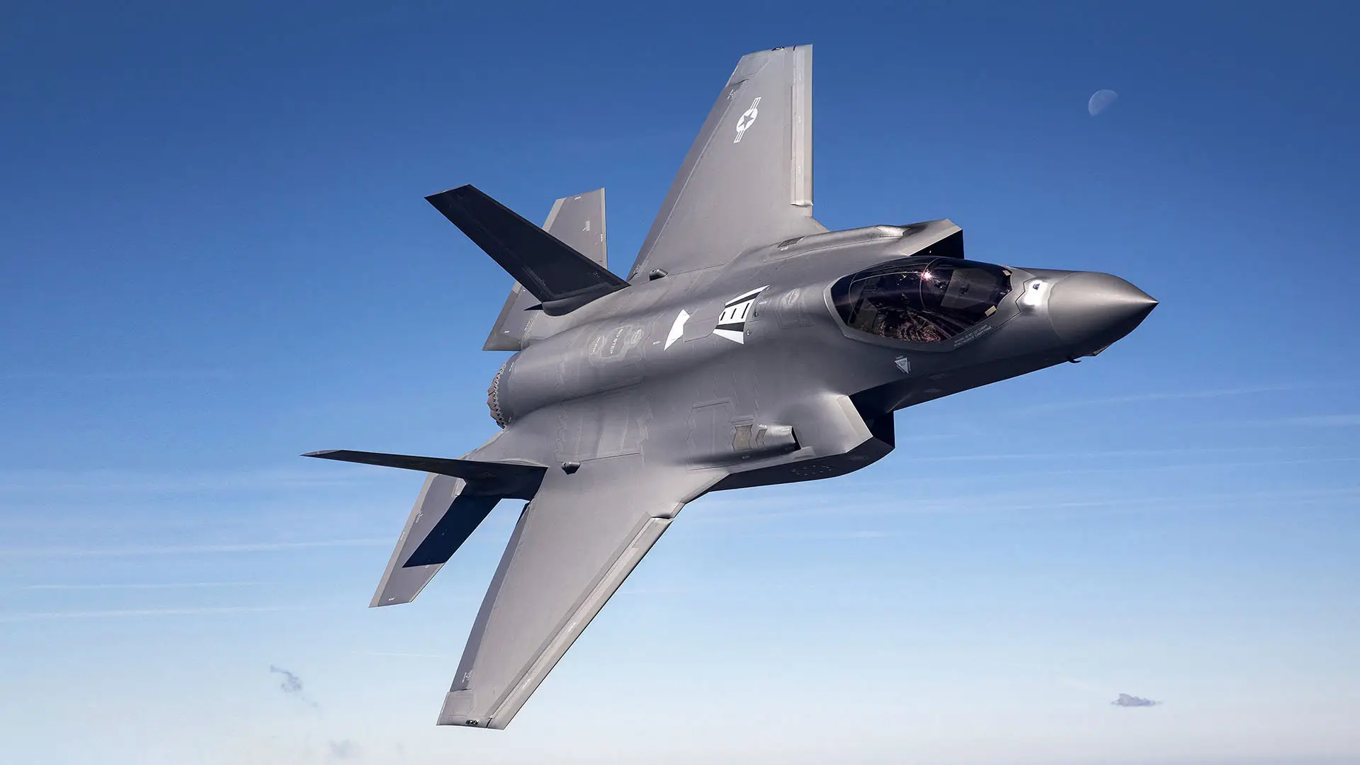 Can a F-35 fighter jet go faster than a nuclear missile?