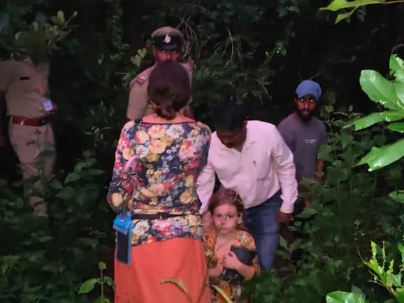 Why THIS Russian woman hide in a cave in India for 8 years with her two children? Why THIS Russian woman hide in a cave in India for 8 years with her two children?