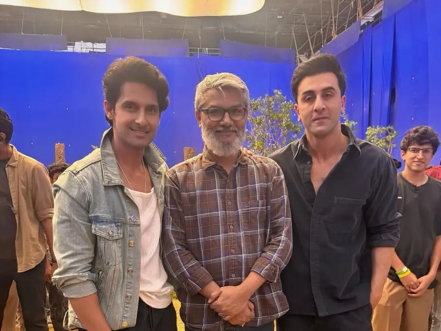 Ramayana: Ram-Laxman spotted together! Ranbir Kapoor and Ravi Dubey all smiles on sets posing with director Nitesh Tiwari