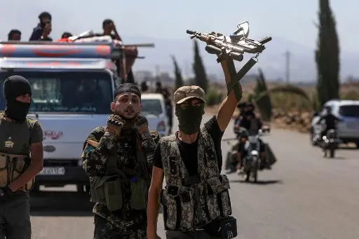 Video claims to show hundreds of Arab tribal fighters moving towards Syria to fight Druze