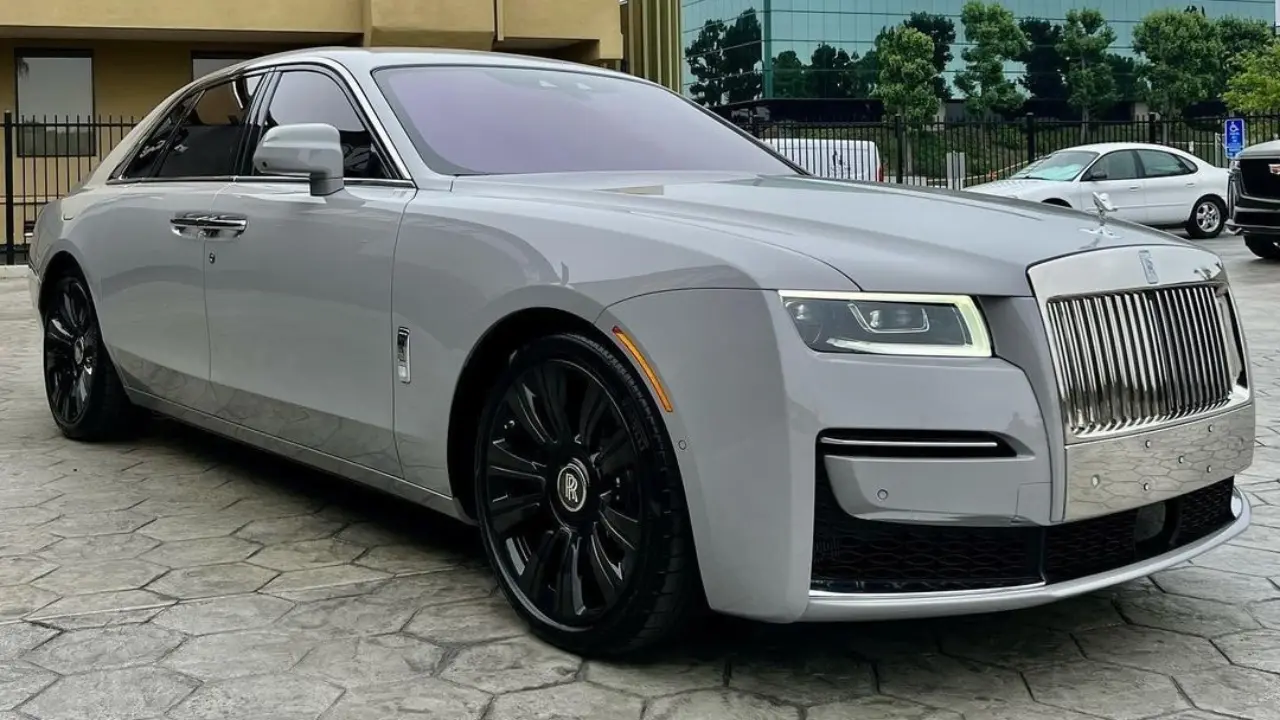 Kim Kardashian’s “ghost grey” project